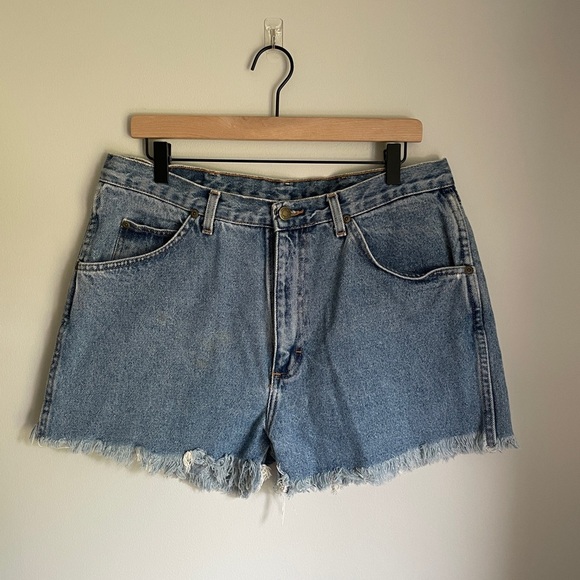 Wrangler Cut Off High Waist Denim Jean Shorts Women’s Size 34 - Picture 1 of 4